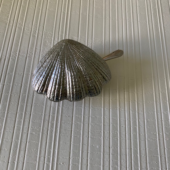 Anthropologie shell salt and pepper dish - Picture 4 of 5
